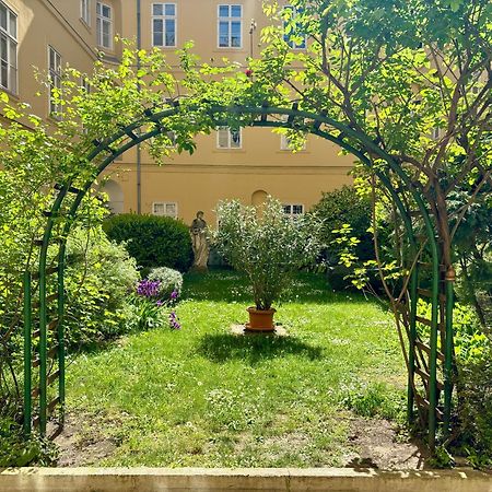 Chic & Zen Apartment Budapest Exterior photo